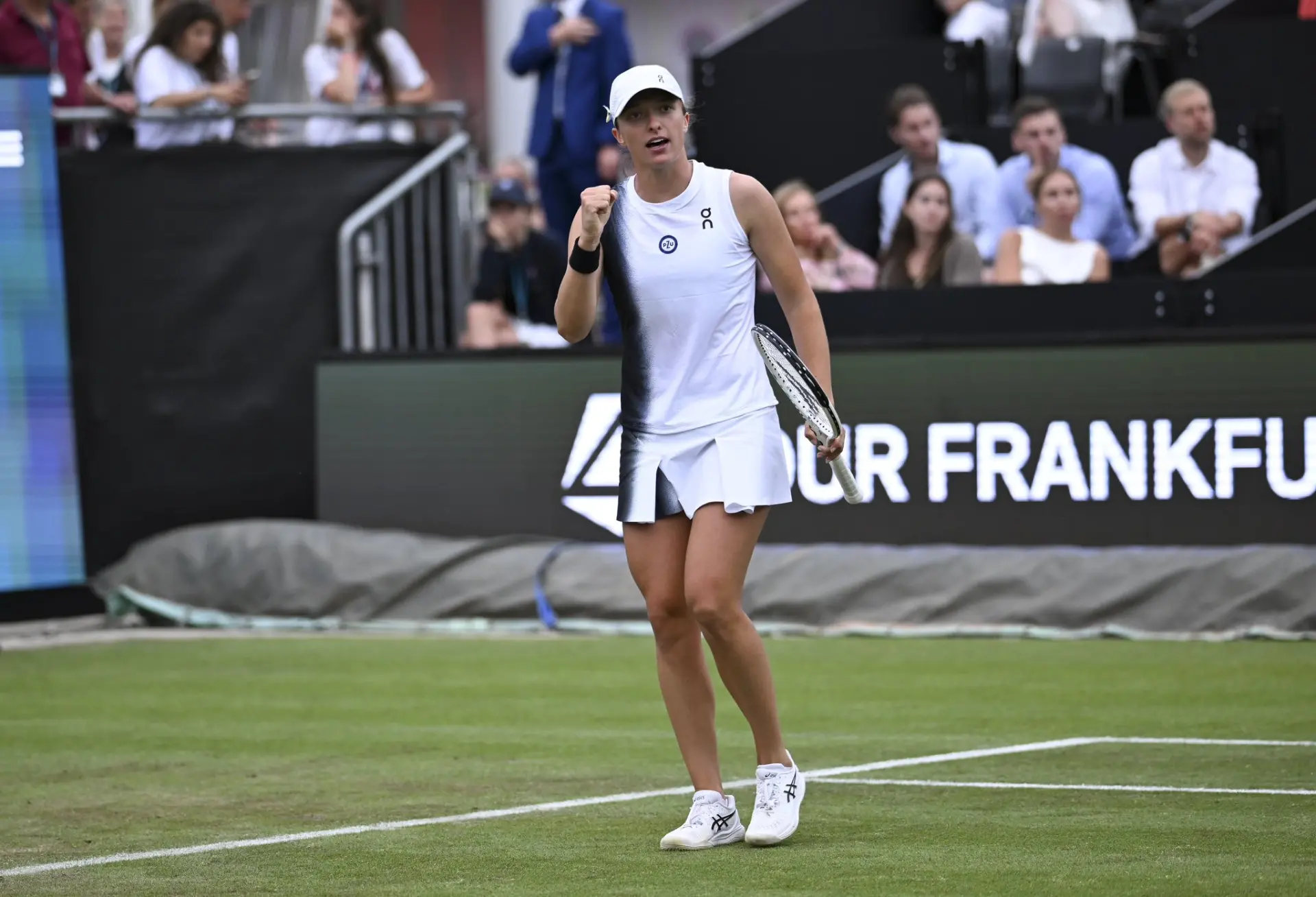 Iga Świątek continua a dominar em Bad Homburg e avança para a meia final