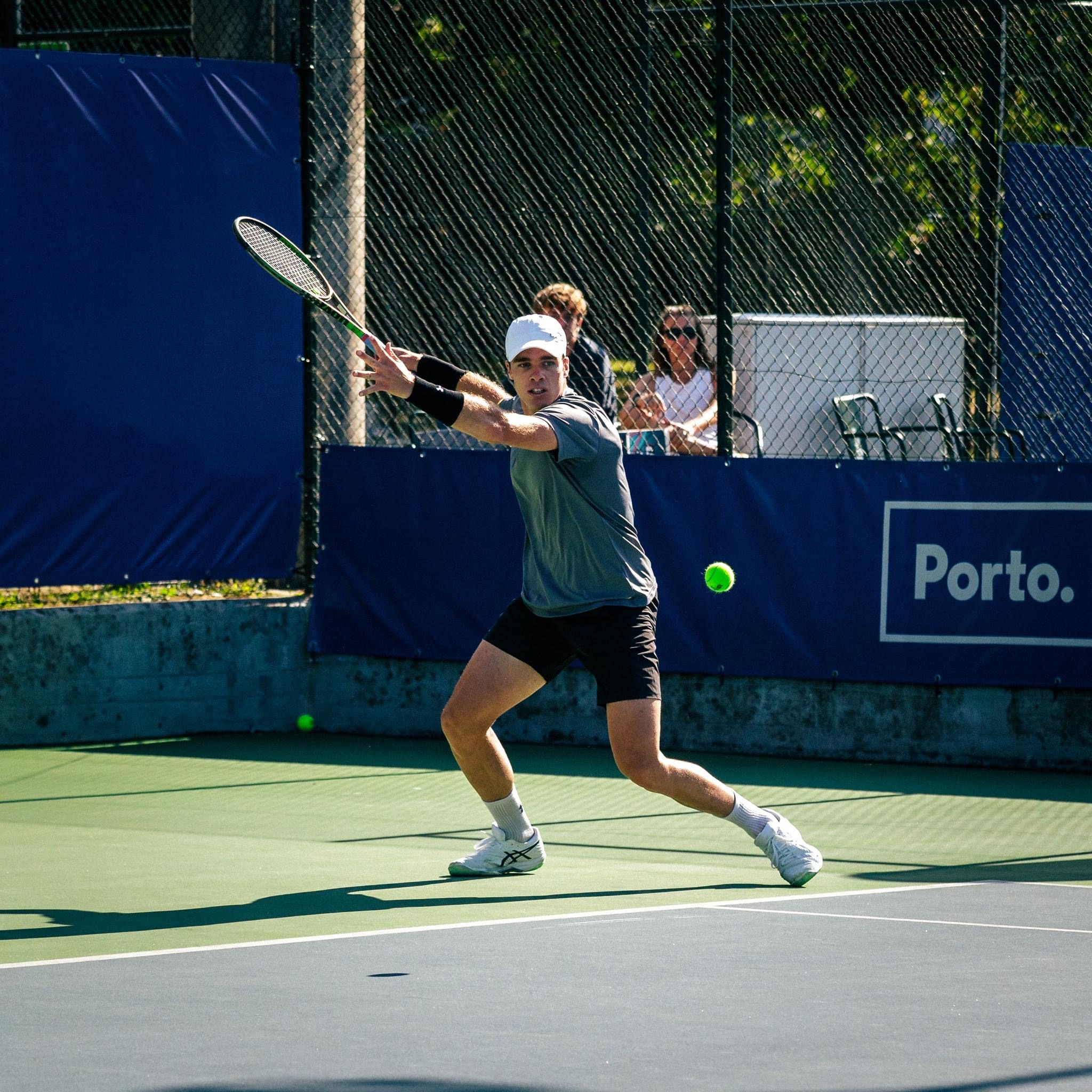 Daniel Rodrigues cede à primeira no Porto Open Challenger 125