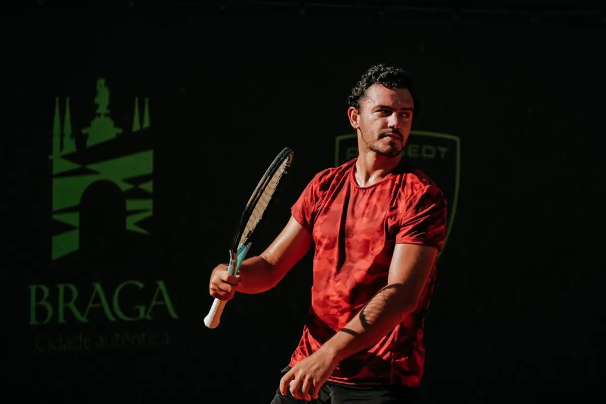 Gonçalo Oliveira cede em Segovia e está fora do US Open