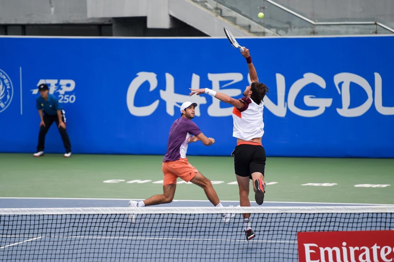 Nuno Borges avança para a meia final de pares em Chendgu e aguarda por Francisco Cabral
