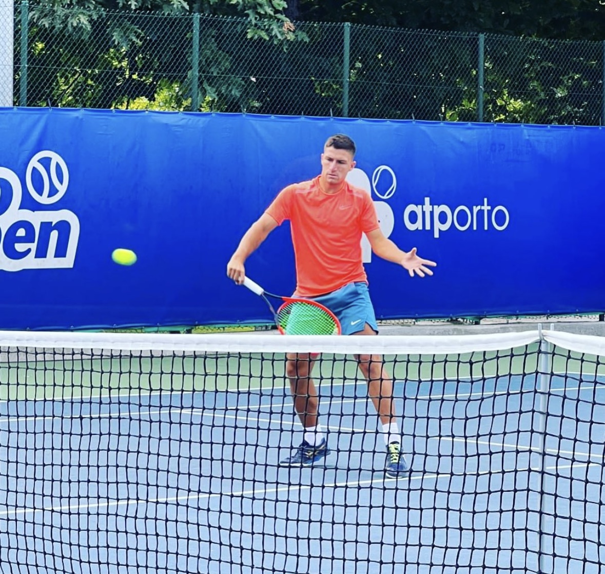 João António cede na primeira ronda em Sintra