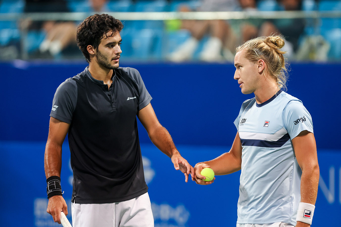 Francisco Cabral e Rafael Matos eliminam os favoritos na estreia em Astana