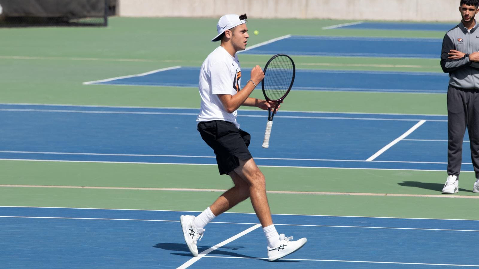 Tiago Silva segue em boa forma e avança para os oitavos de final em Castelo Branco
