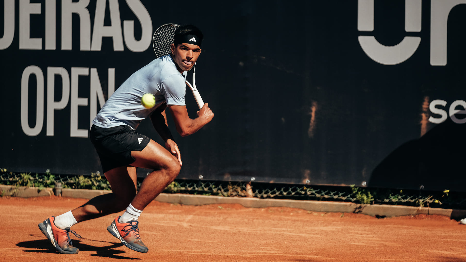 Francisco Rocha resiste a jornada dupla e avança para o quadro principal em Sabadell