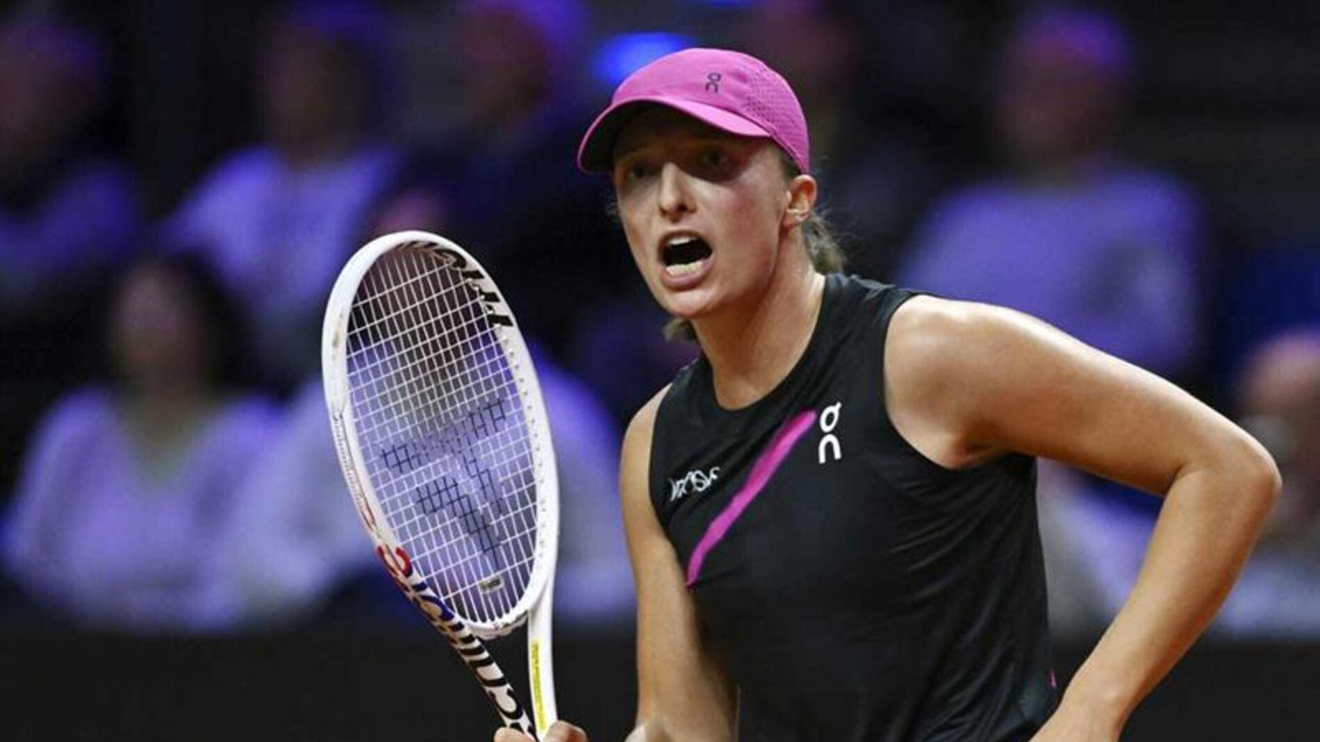 Iga Świątek estreia-se em terra batida com um triunfo rápido e agenda duelo de luxo em Estugarda