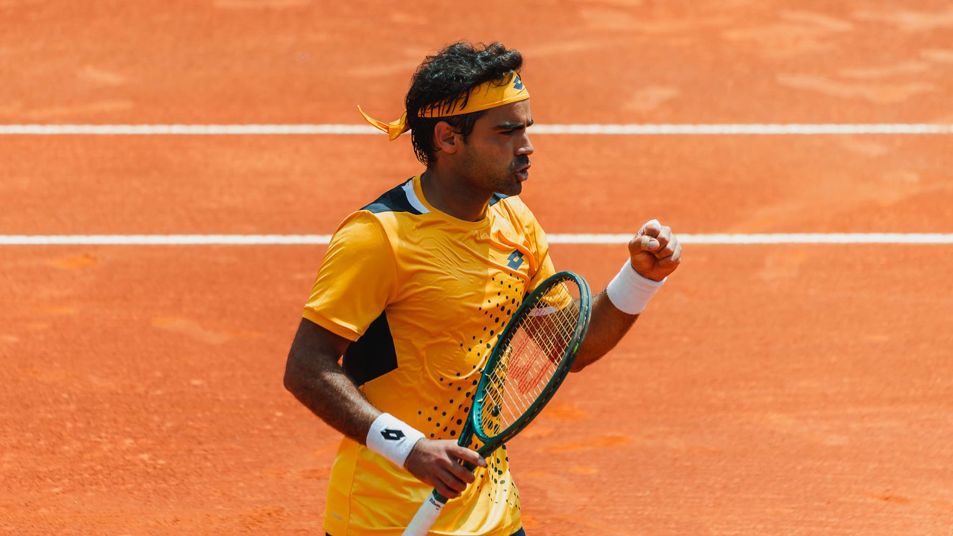 Frederico Silva resiste a duro teste e entra a vencer em Espanha