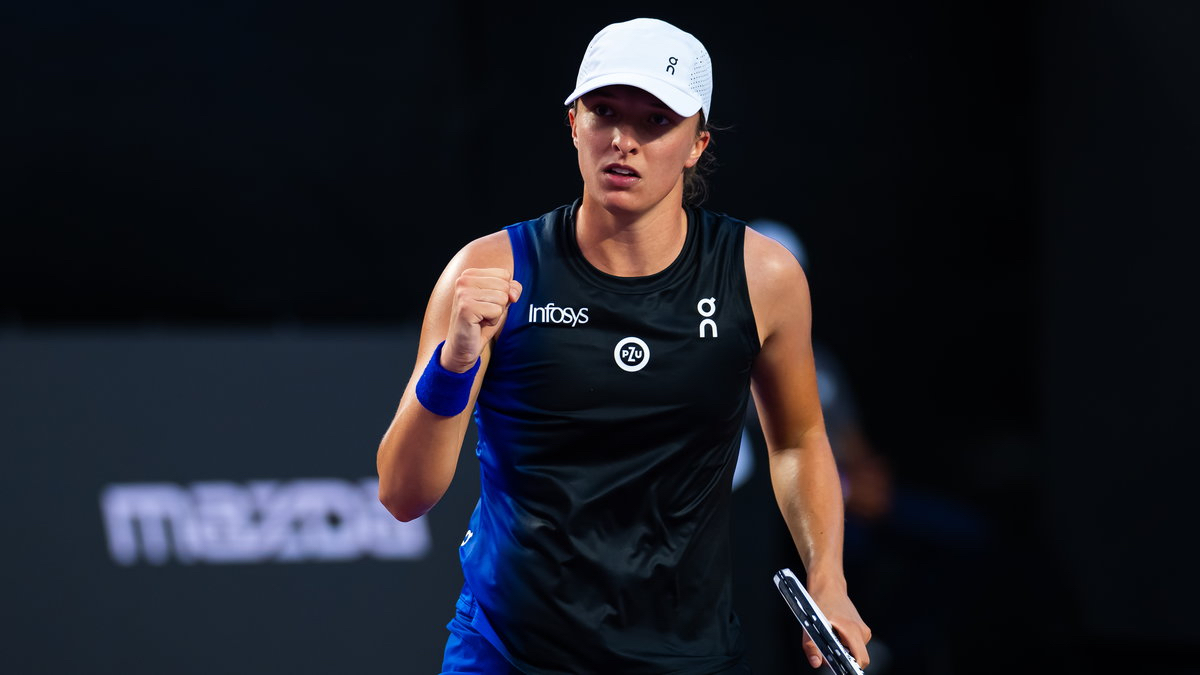 Iga Świątek ultrapassa Lindsay Davenport e continua a fazer história