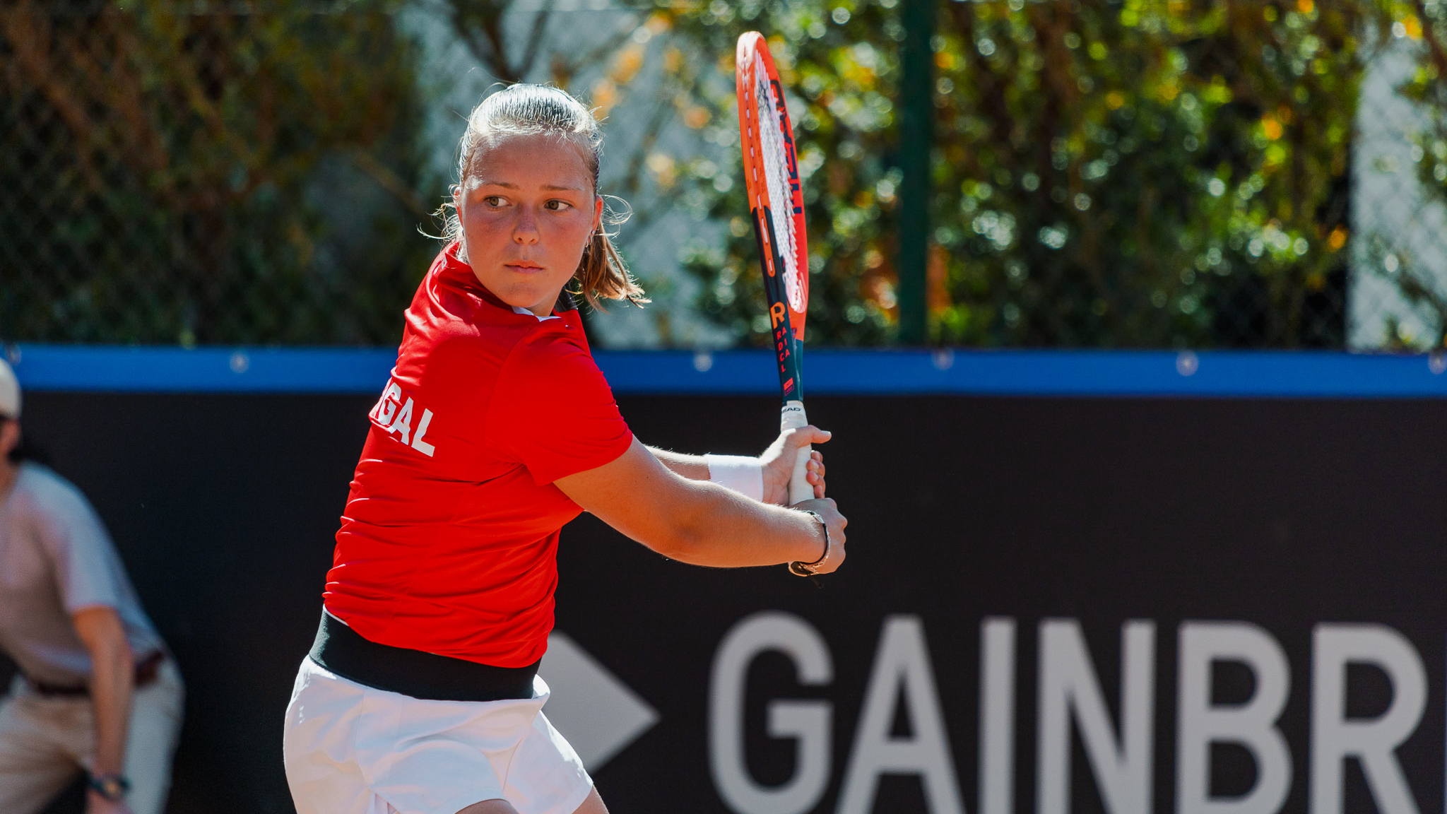 Entre a espada e a parede! Angelina Voloshchuk ainda deu luta, mas não conseguiu contrariar favoritismo de jovem búlgara