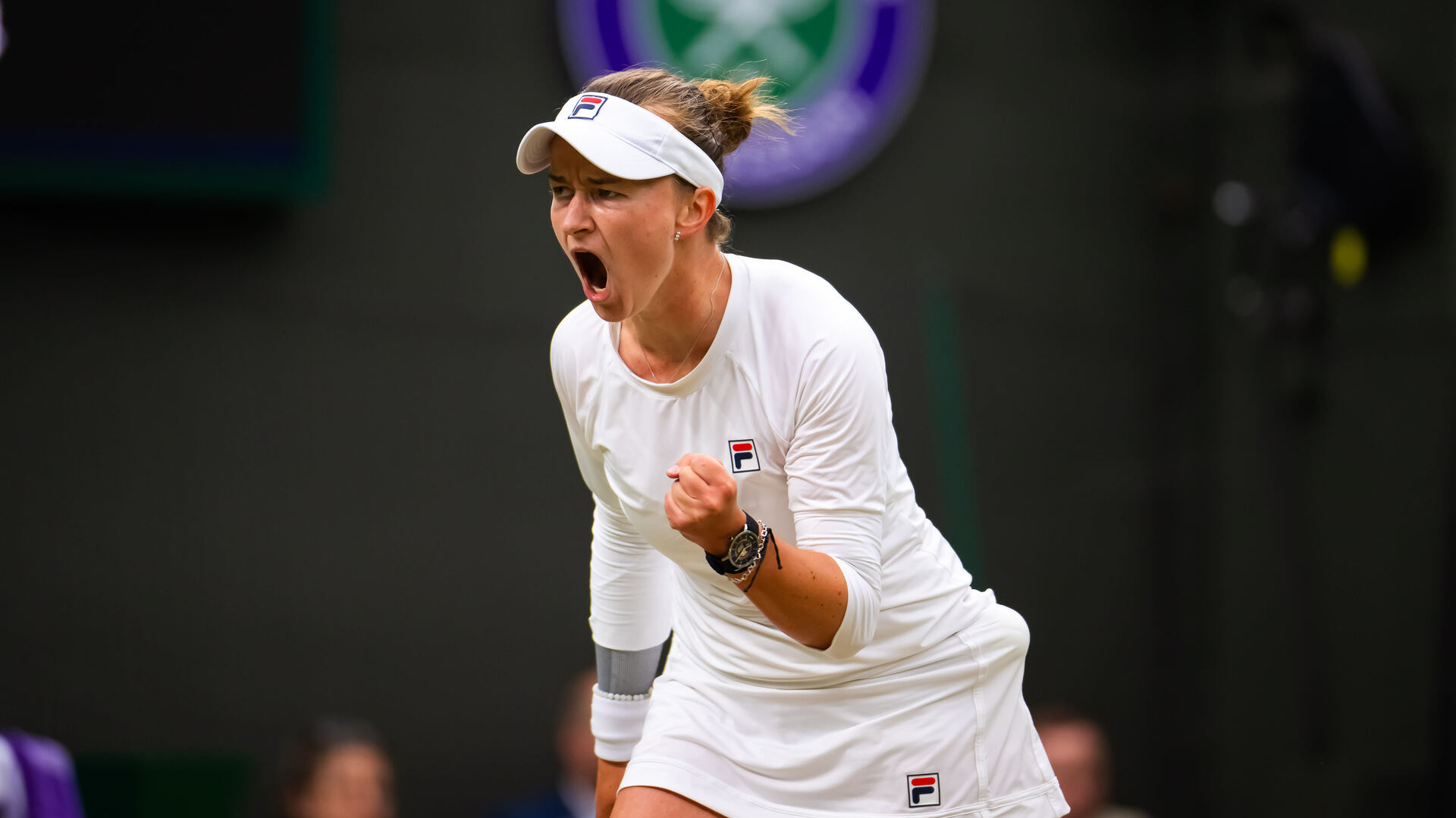 Barbora Krejcikova surpreende Ostapenko e atinge a meia final em Wimbledon pela primeira vez na carreira