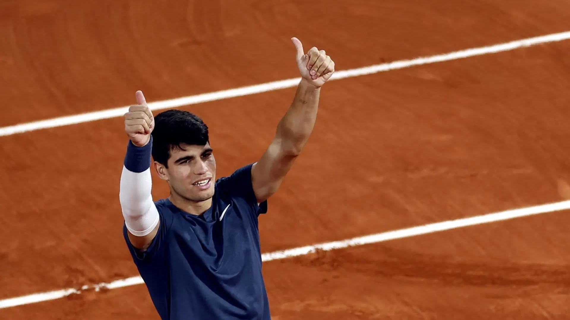 Vídeo: Veja o match point que deu o título de Roland Garros a Carlos Alcaraz
