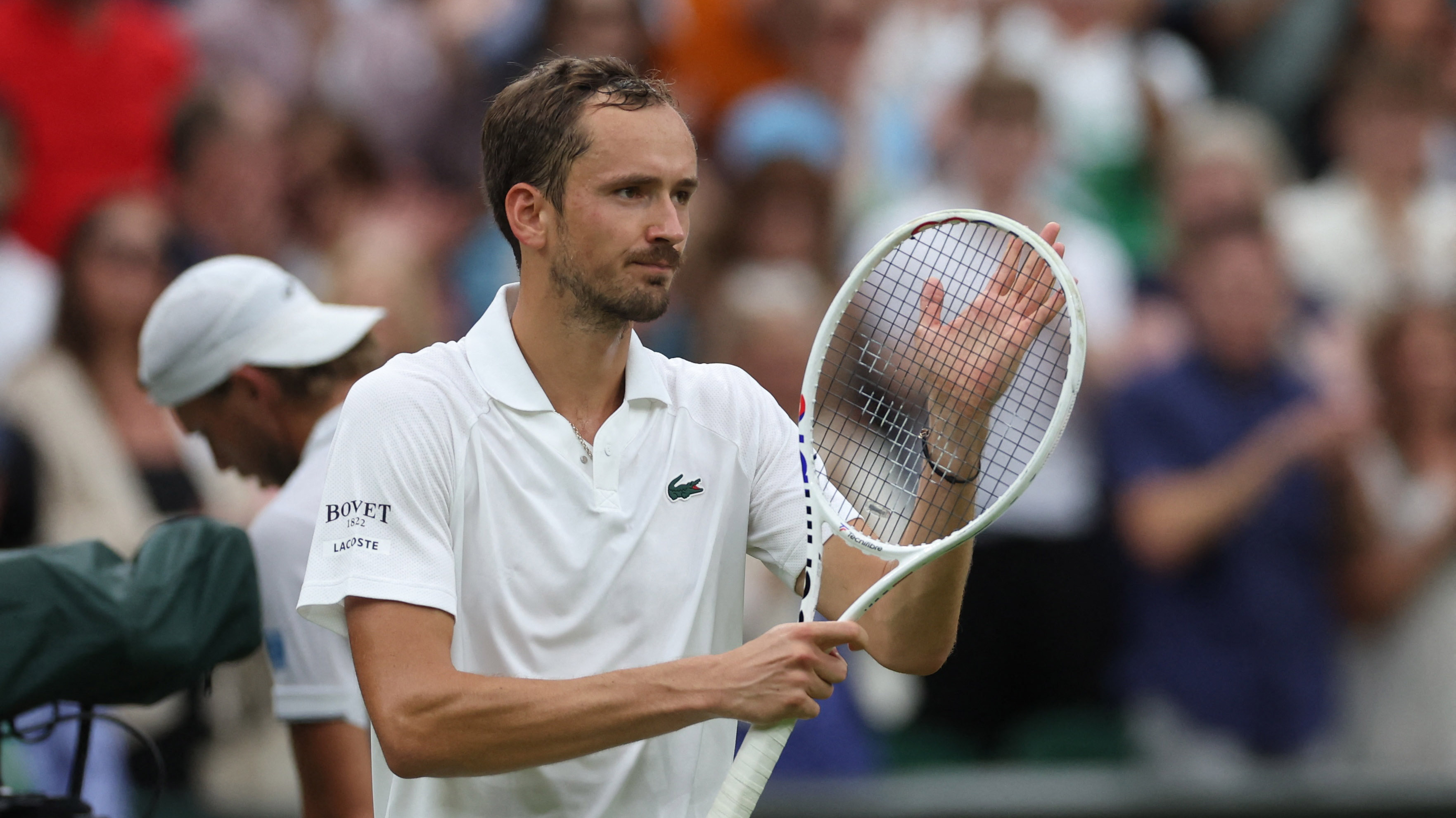 Daniil Medvedev protagoniza grande surpresa e elimina o líder do ranking mundial nos quartos de final de Wimbledon