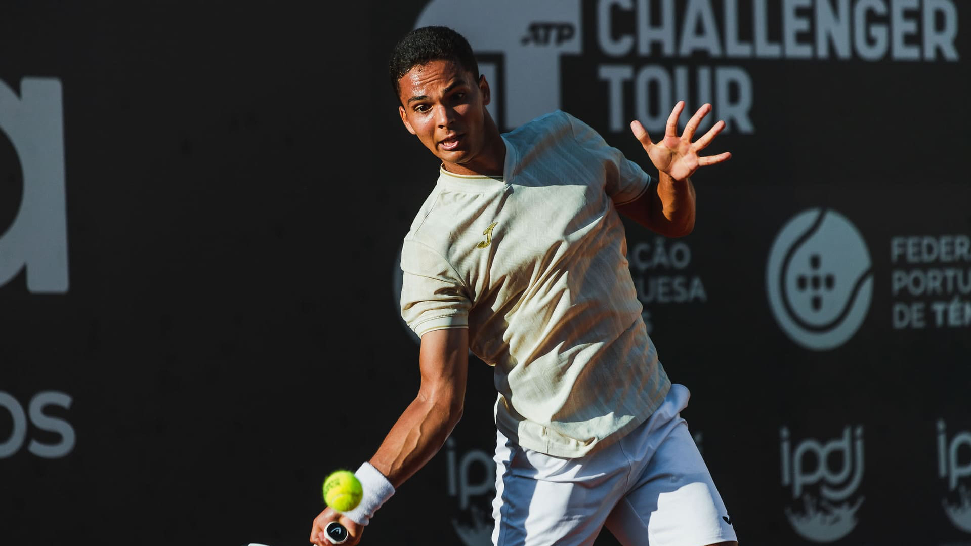 Pedro Araújo vence duelo 100% português e apura-se para a meia final em Monastir