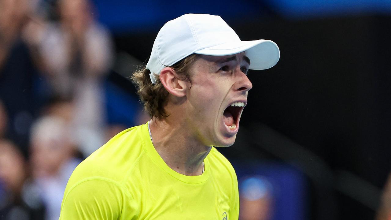 Alex de Minaur bate Djokovic e impõe a primeira derrota do sérvio na Austrália desde 2018