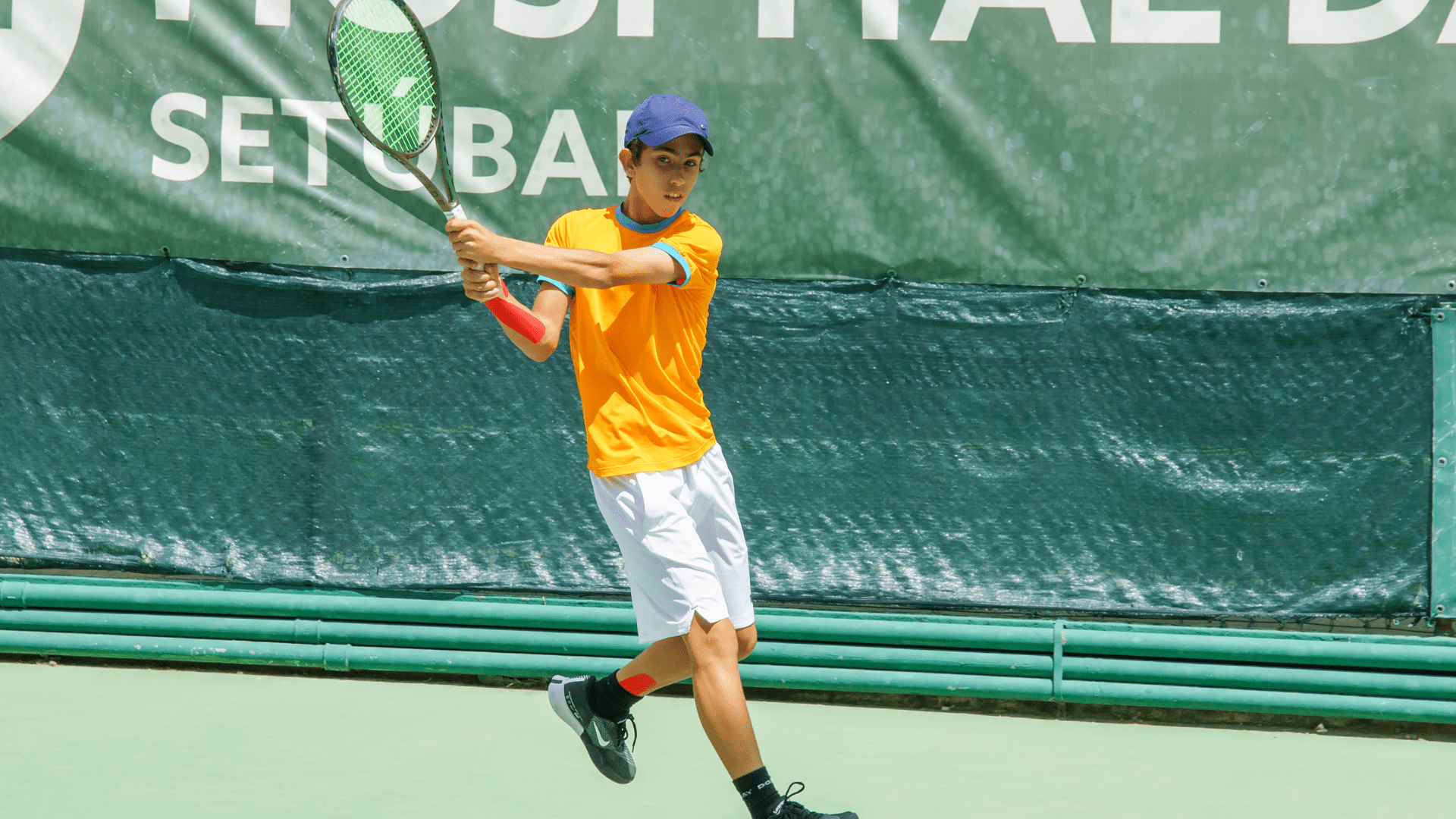 Afonso Coutinho avança para a final de singulares e meia final de pares em Stavanger