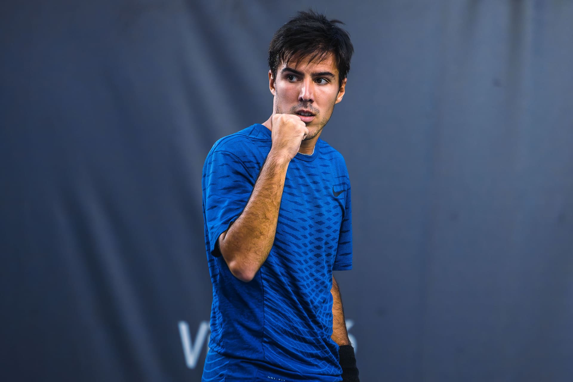 Tiago Torres conquista a primeira vitória portuguesa no Indoor Oeiras Open I e está a um passo do quadro principal