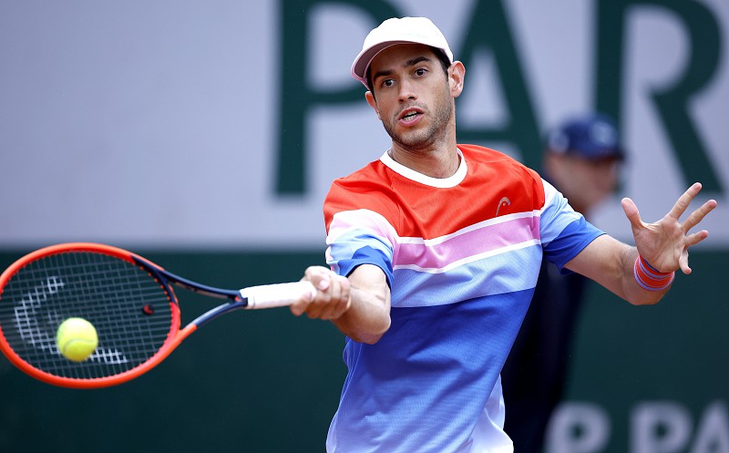 Tudo a postos! Nuno Borges e Jaime Faria com o destino traçado no quadro principal de Roland Garros